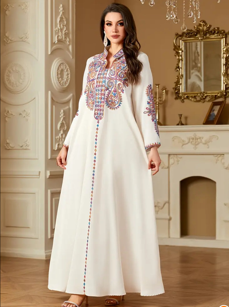 Royal Paisley Embroidered Kaftan – Premium Moroccan Style Jalabiya