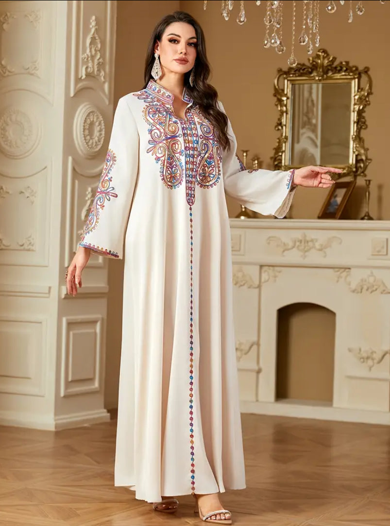 Royal Paisley Embroidered Kaftan – Premium Moroccan Style Jalabiya