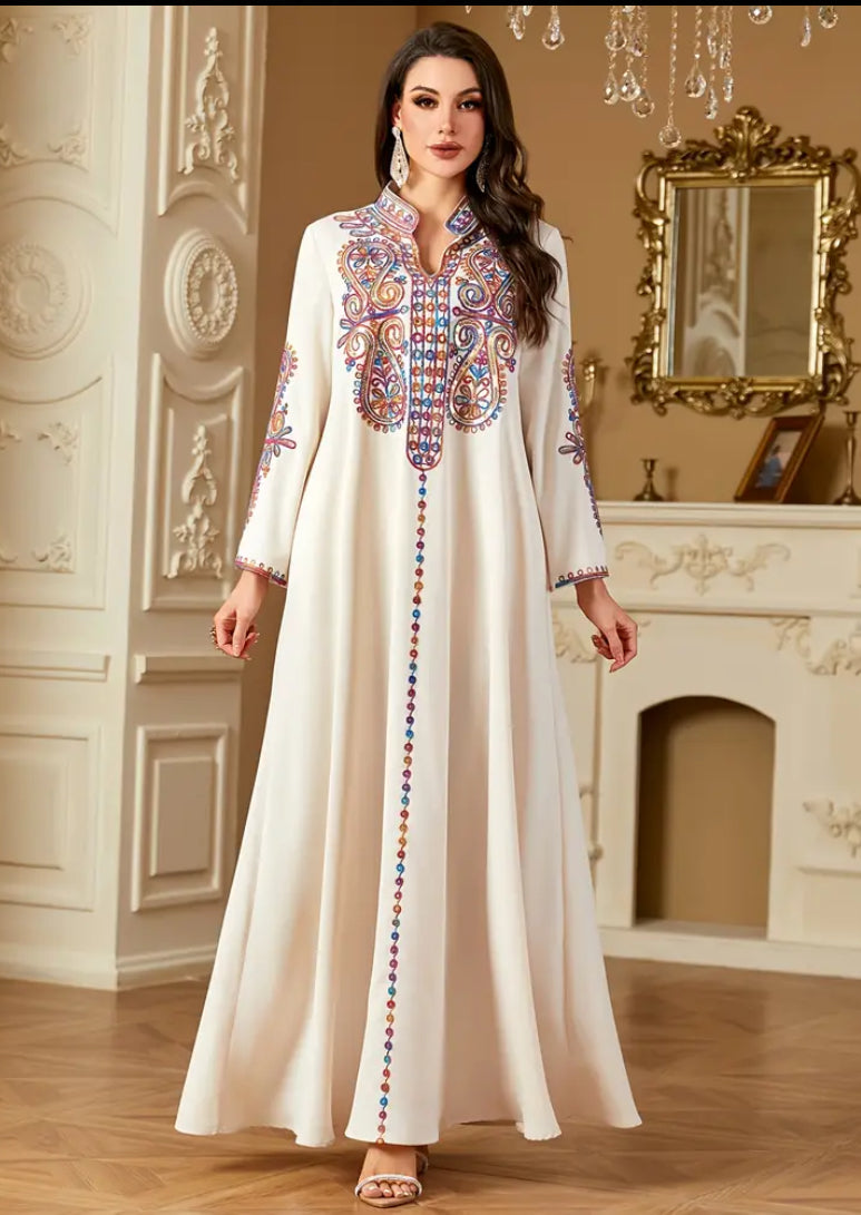 Royal Paisley Embroidered Kaftan – Premium Moroccan Style Jalabiya