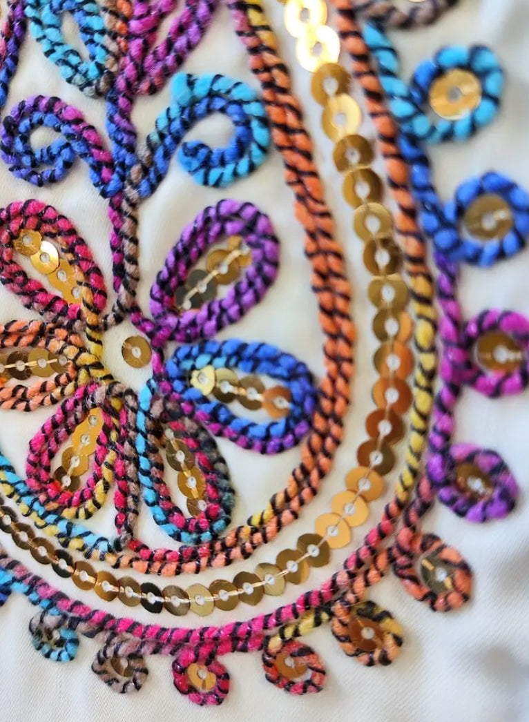 Royal Paisley Embroidered Kaftan – Premium Moroccan Style Jalabiya